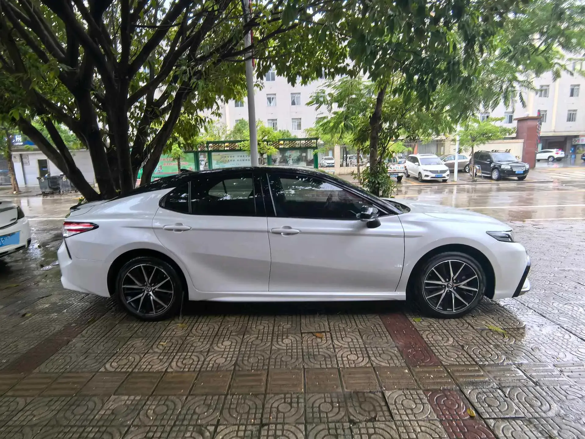 2022 TOYOTA CAMRY thumbnail 4