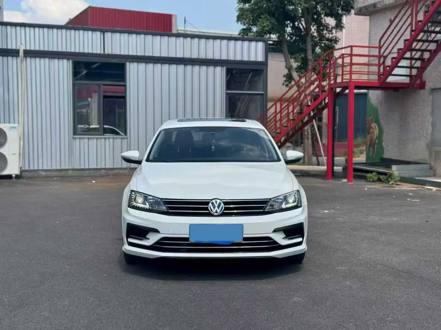 2018 VOLKSWAGEN SAGITAR thumbnail 2