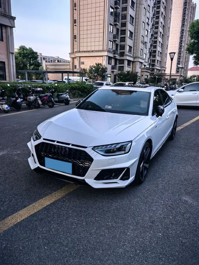 2022 Audi A4L 2.0T 252HP L4 7DCT