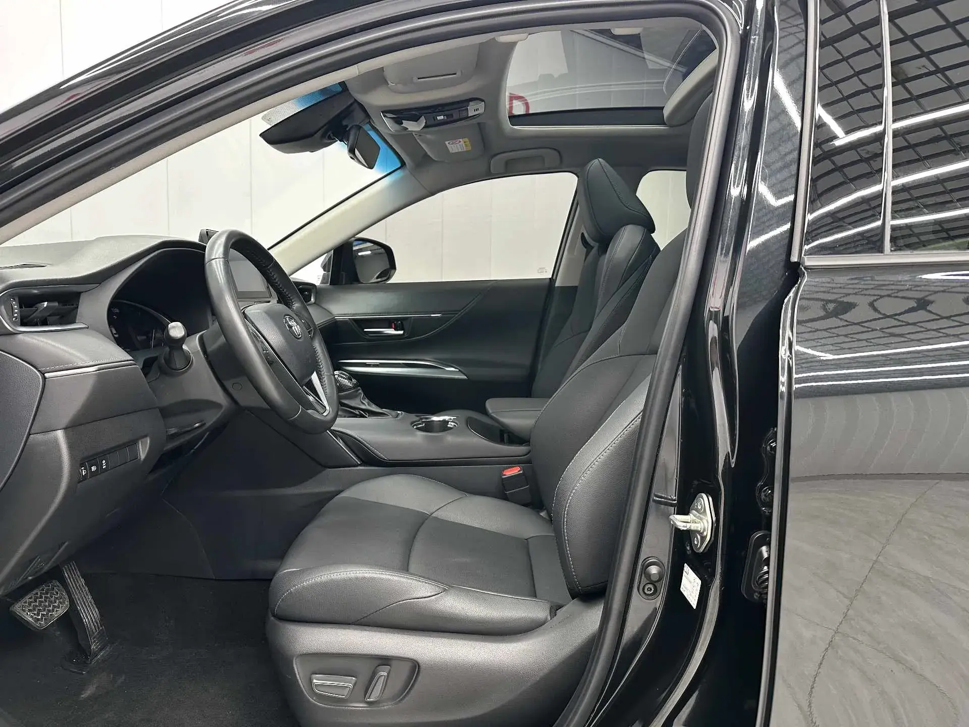 2022 TOYOTA VENZA thumbnail 4