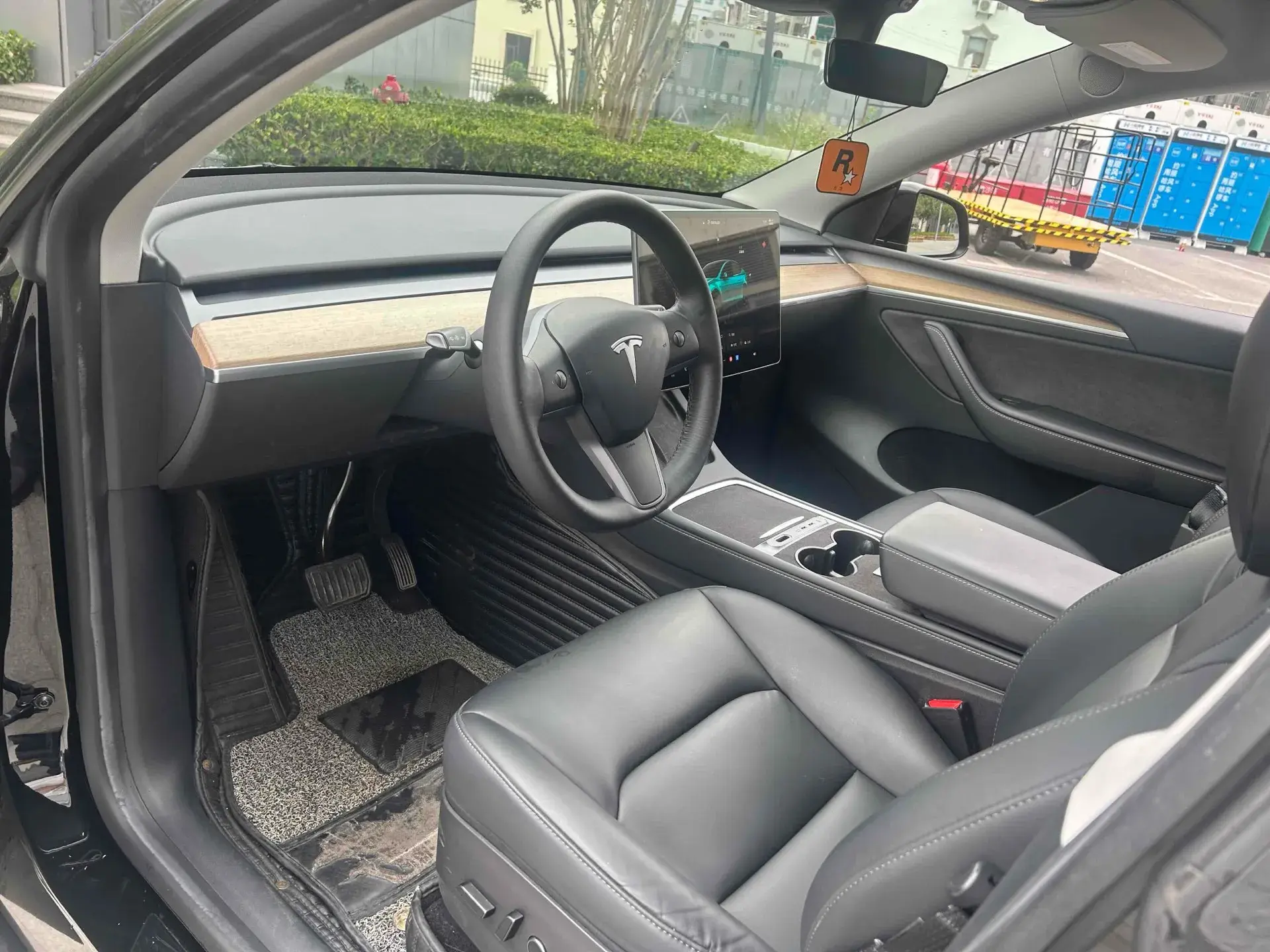 2022 TESLA MODEL thumbnail 4