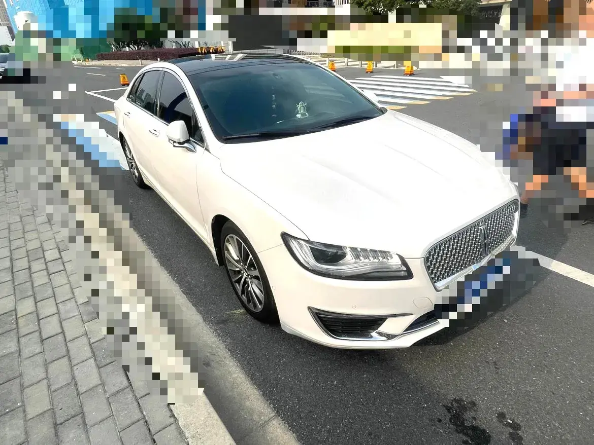 2019 LINCOLN MKZ thumbnail 2