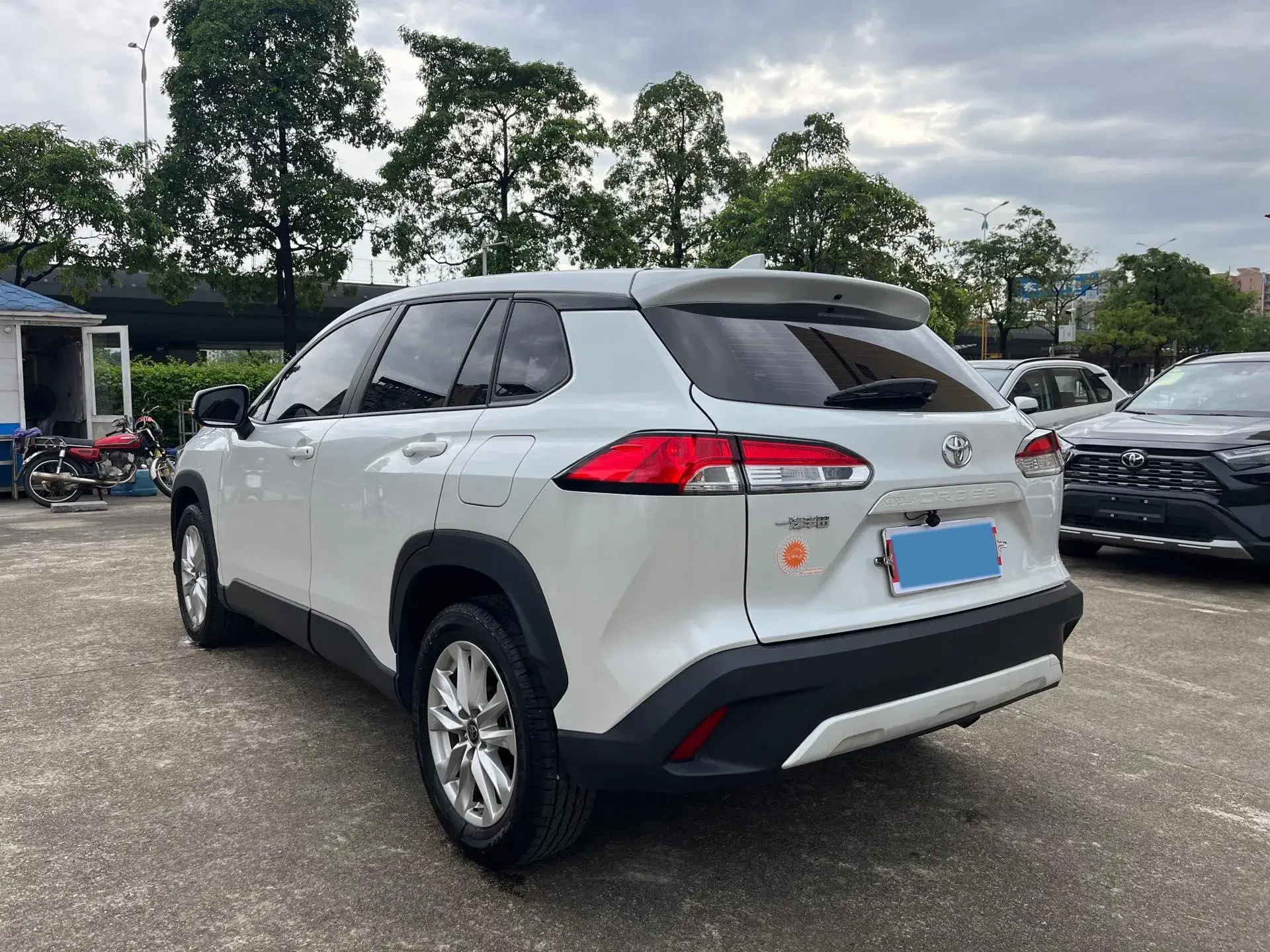 2023 TOYOTA COROLLA thumbnail 4