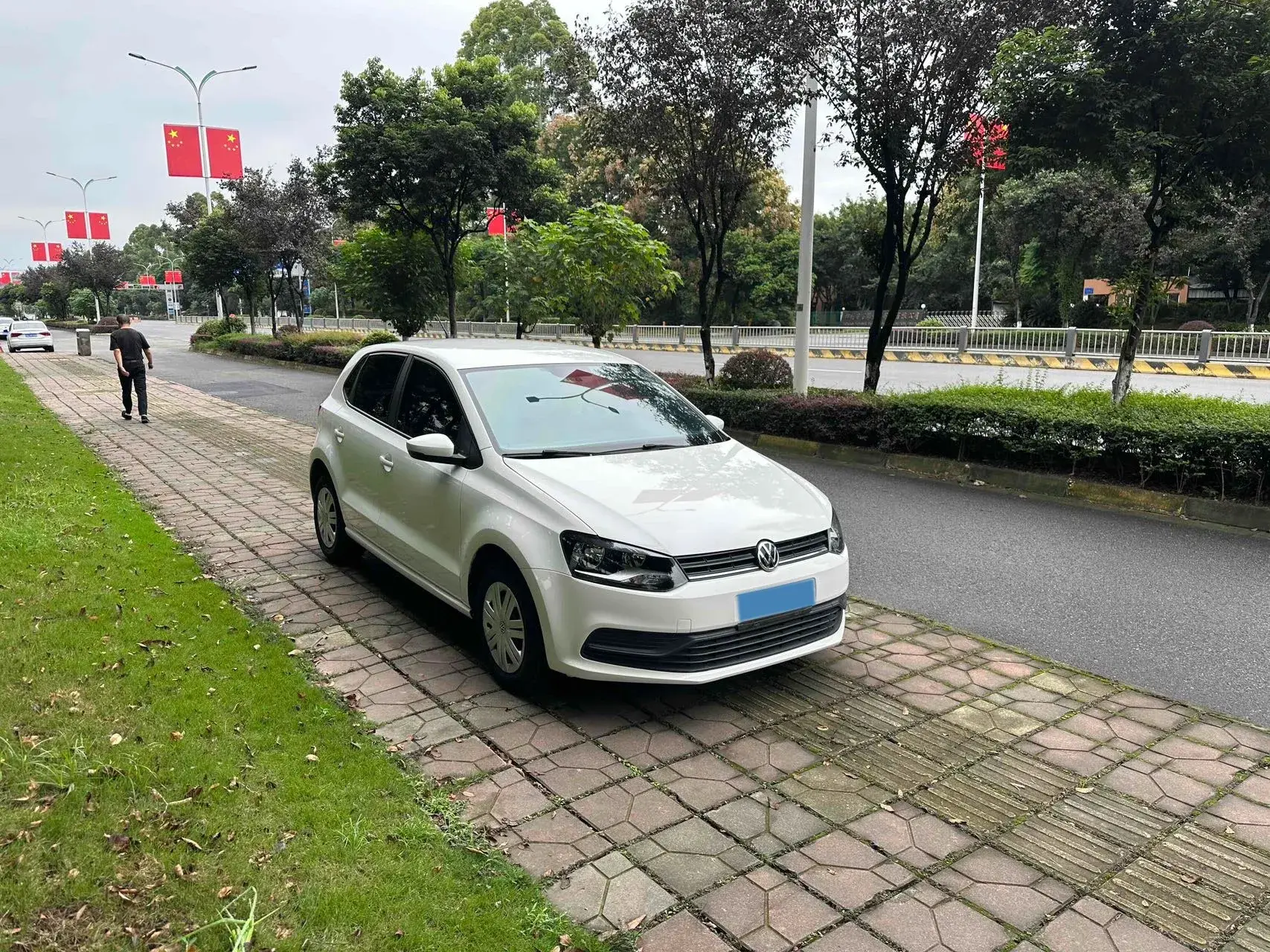 2018 VOLKSWAGEN POLO thumbnail 3