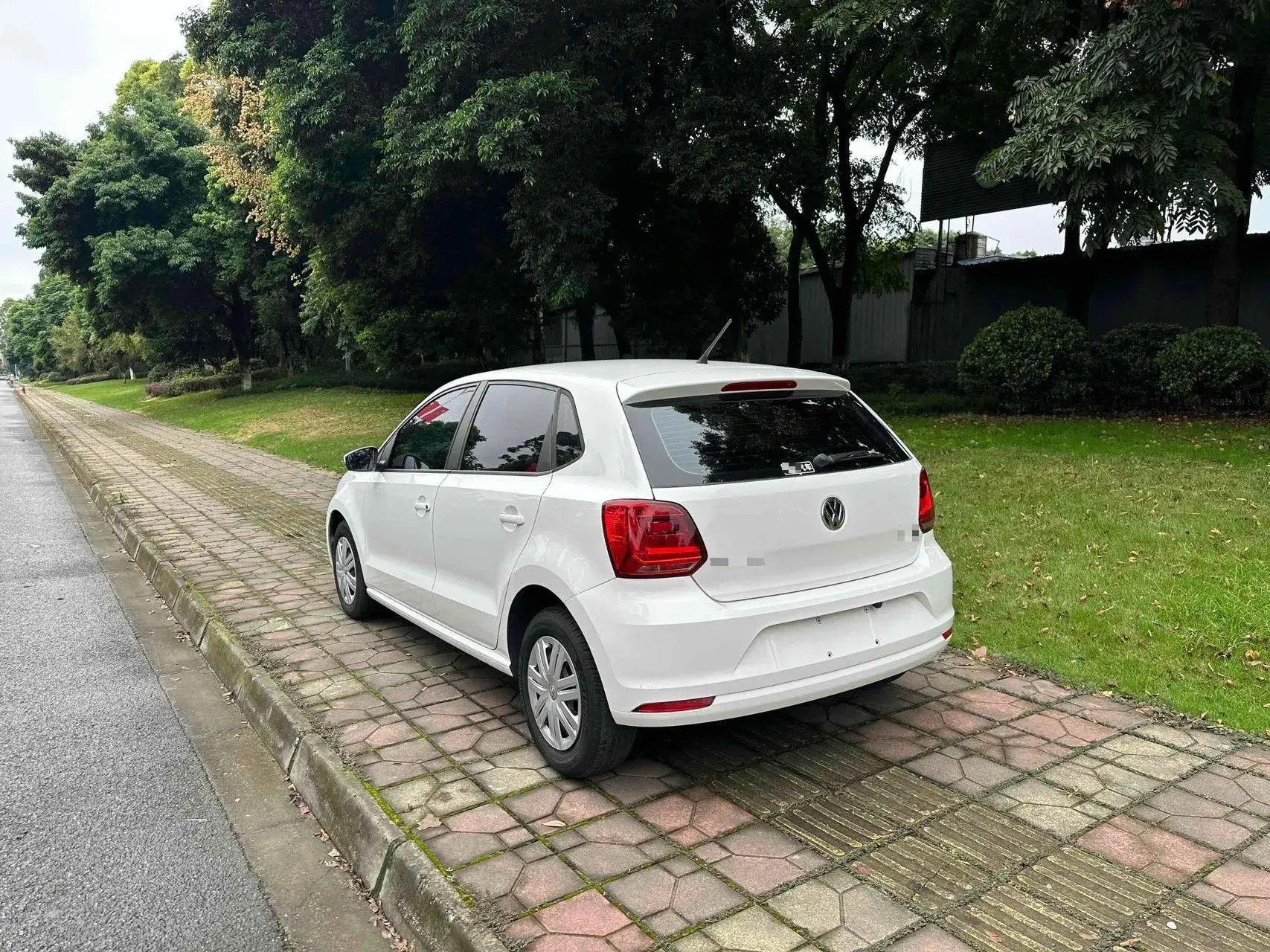 2018 VOLKSWAGEN POLO thumbnail 4