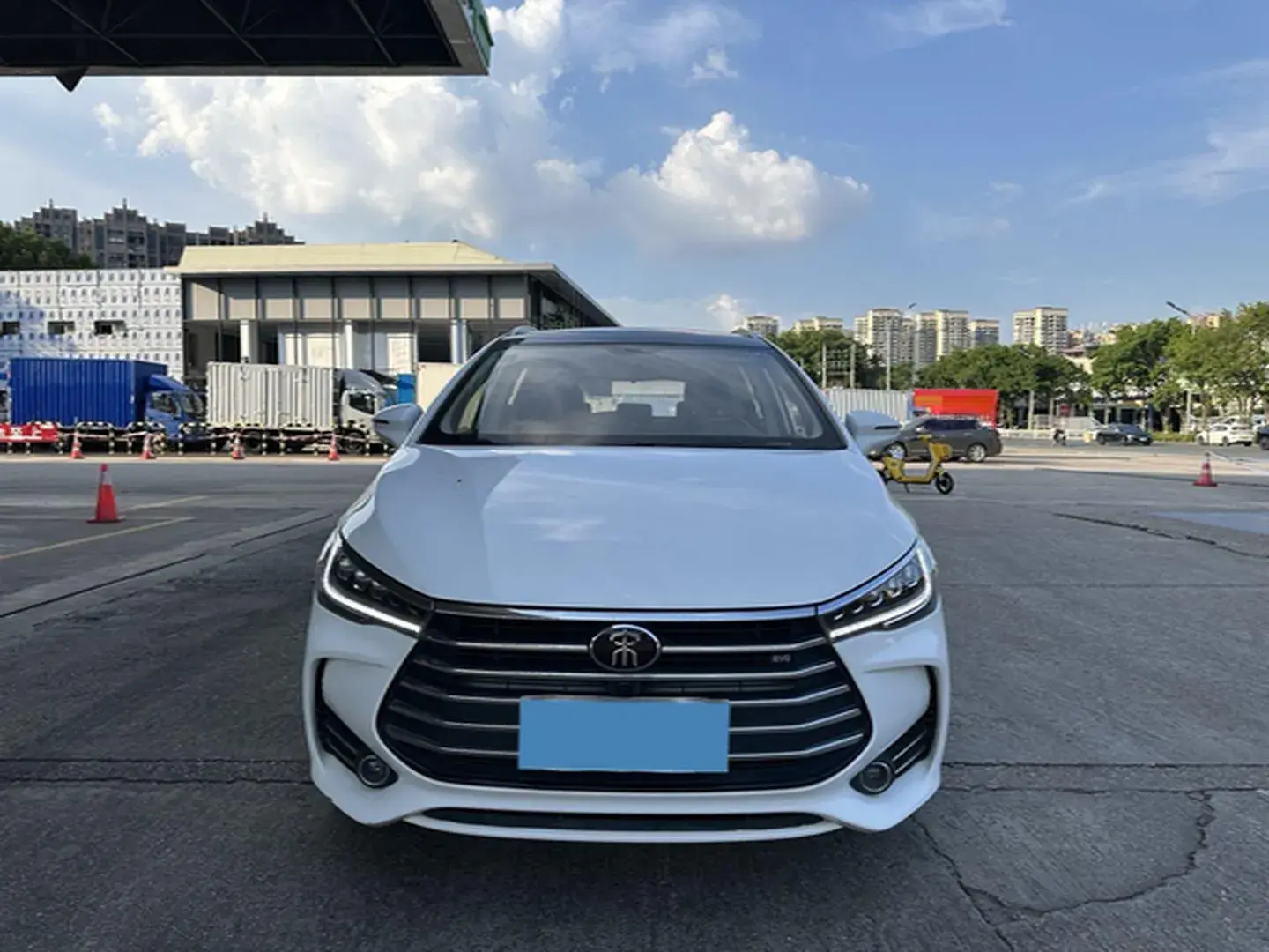 2017 BYD SONG thumbnail 2