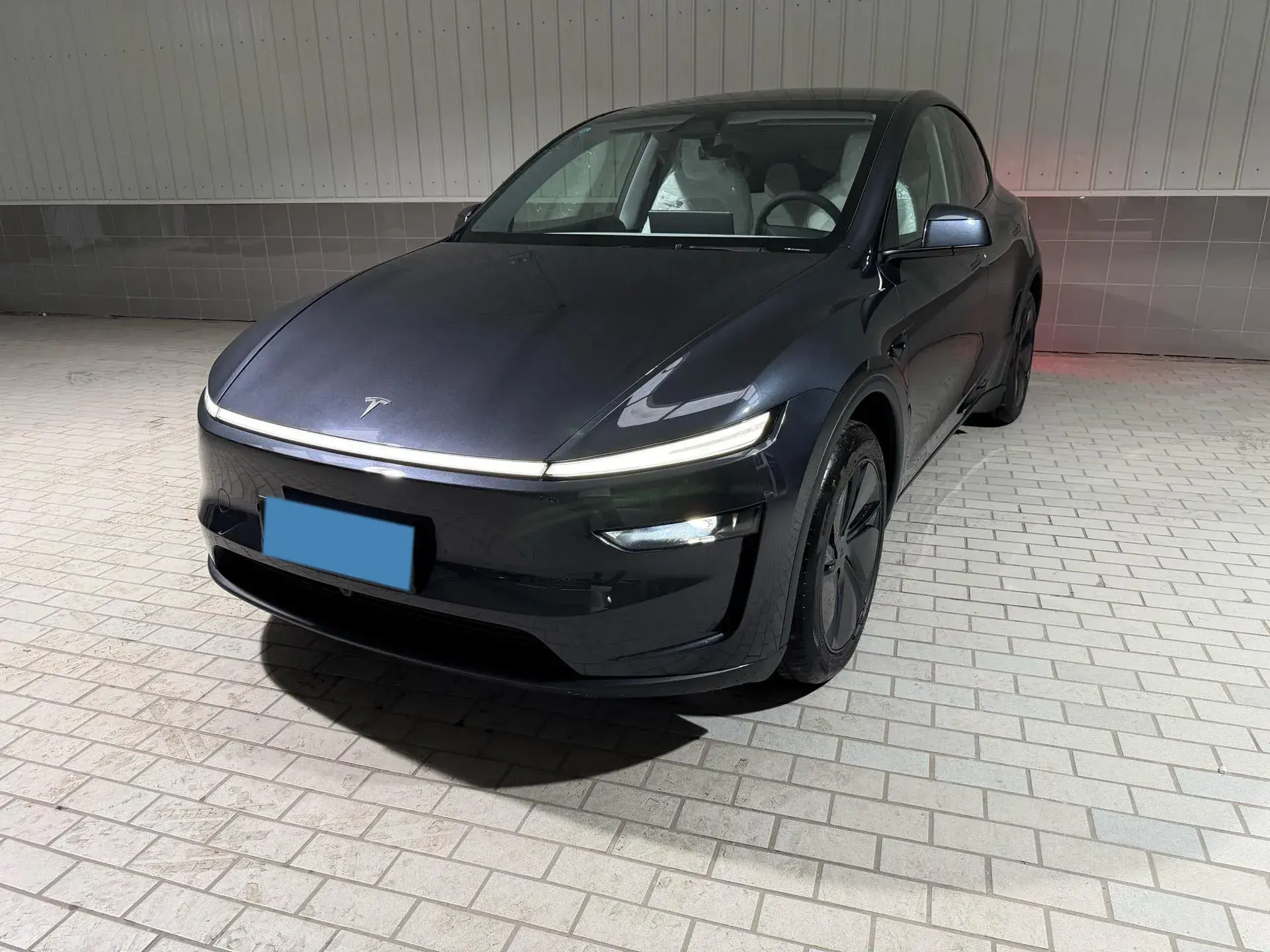 2025 TESLA MODEL view 1