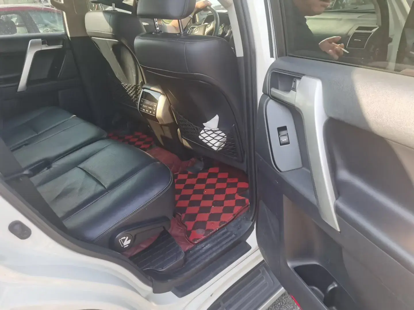 2019 TOYOTA LAND thumbnail 3