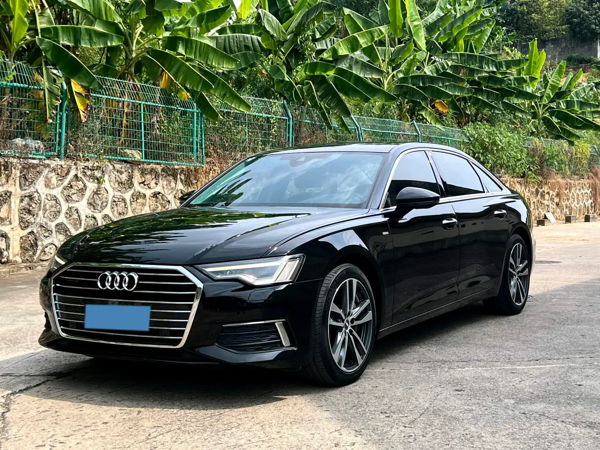 2022 AUDI A6L view 1