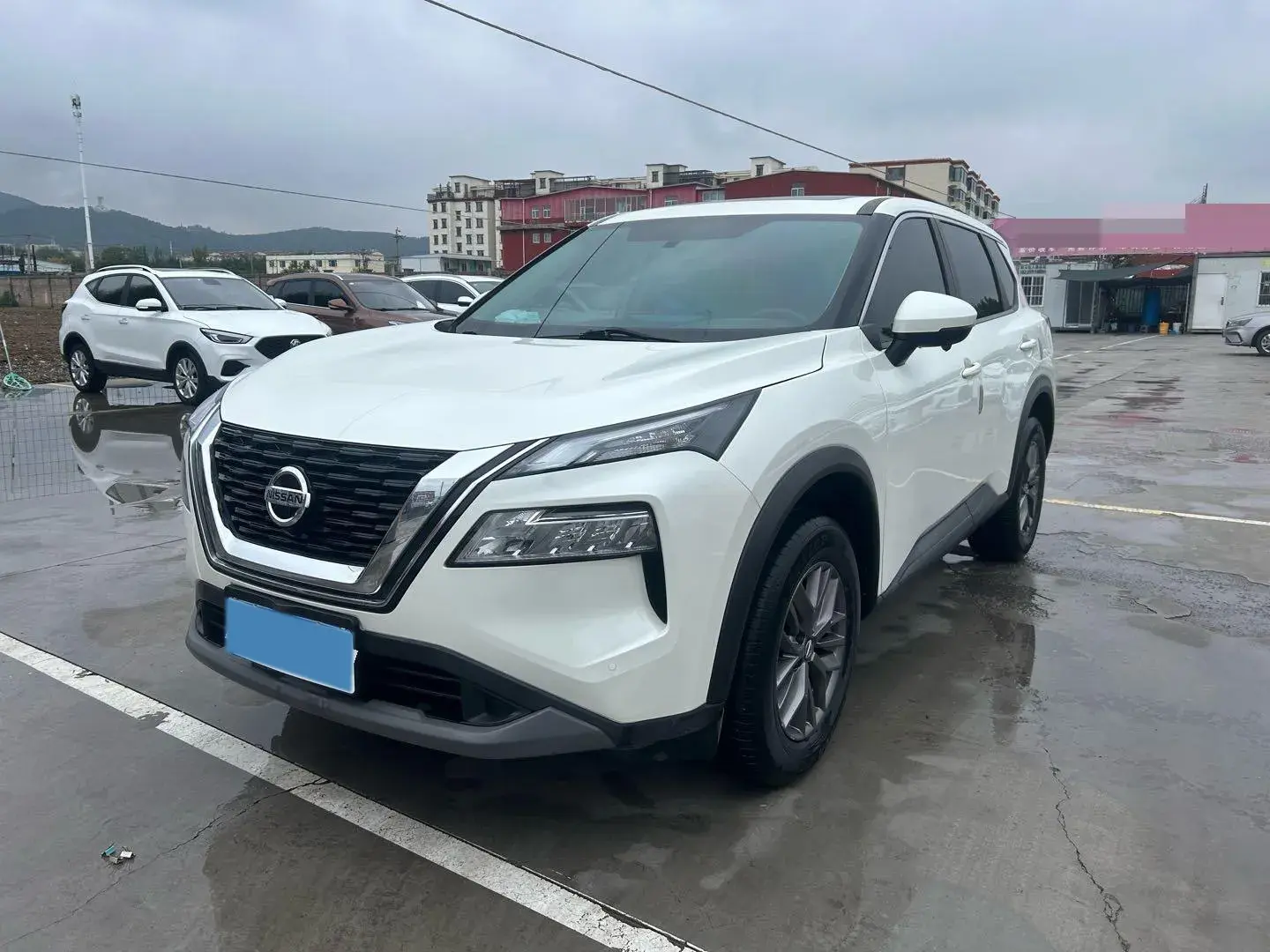 2021 NISSAN X-TRAIL view 1