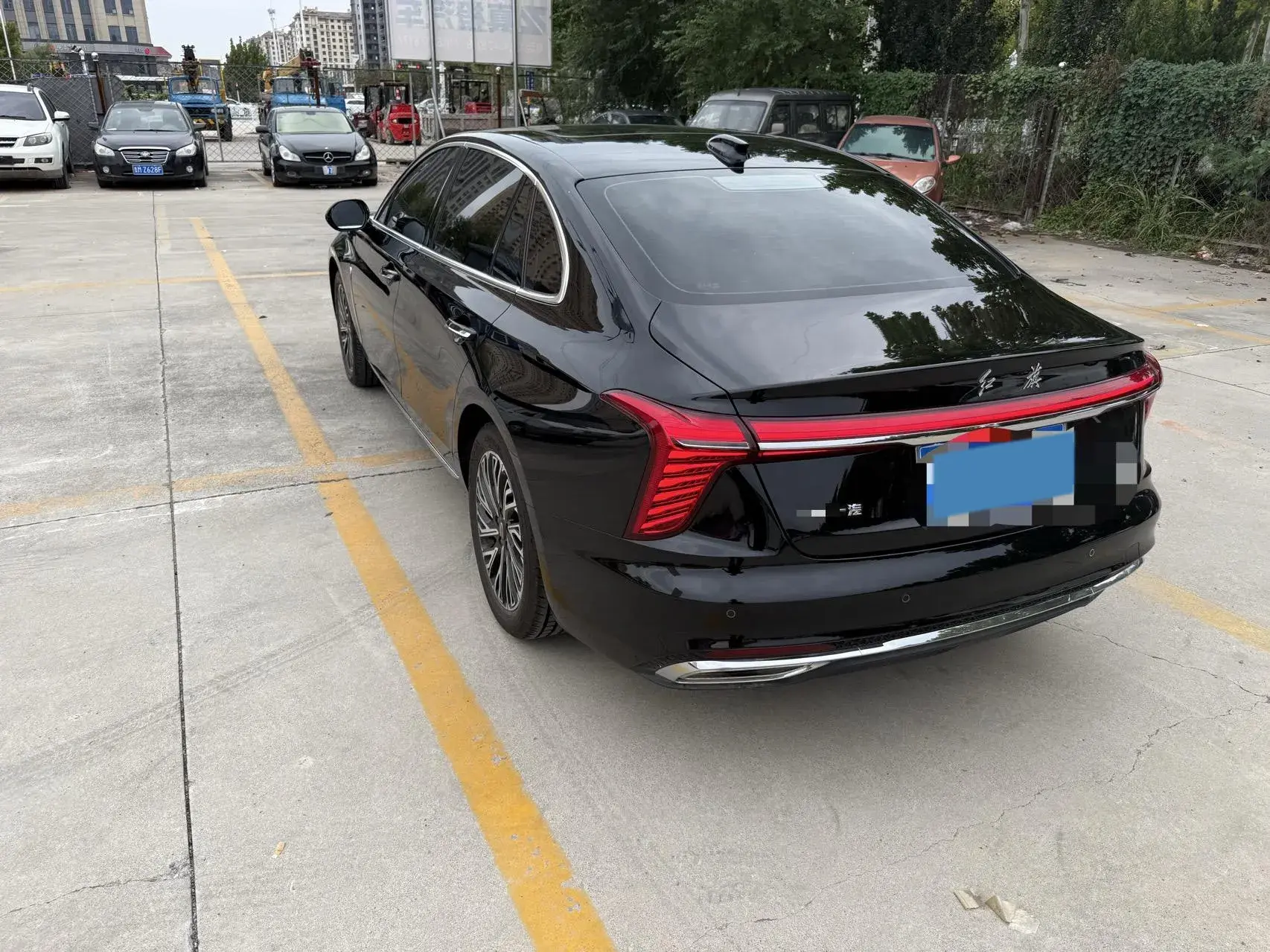 2024 HONGQI H5 thumbnail 4
