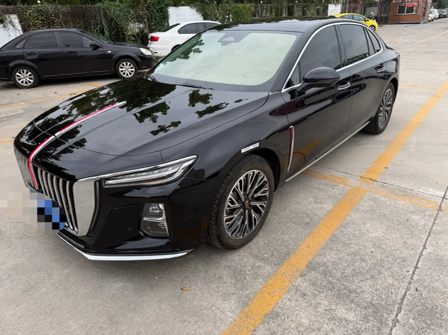 2024 HONGQI H5 view 1