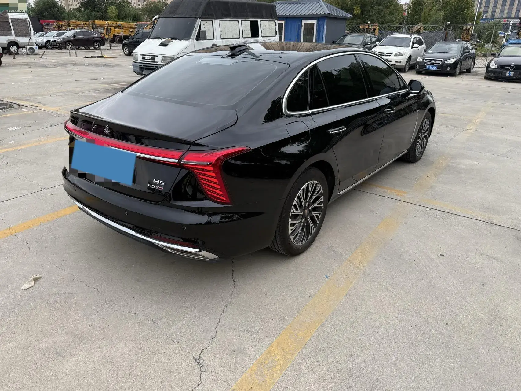 2024 HONGQI H5 thumbnail 3