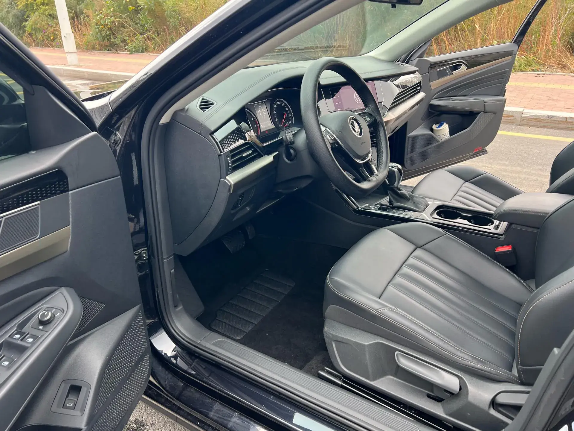 2020 VOLKSWAGEN PASSAT thumbnail 2