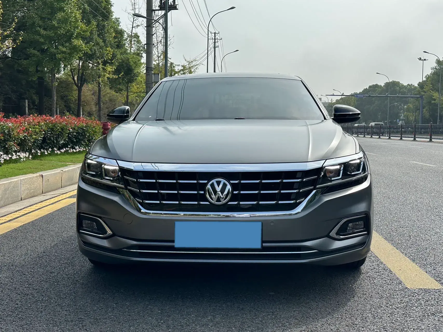 2019 VOLKSWAGEN PASSAT thumbnail 2