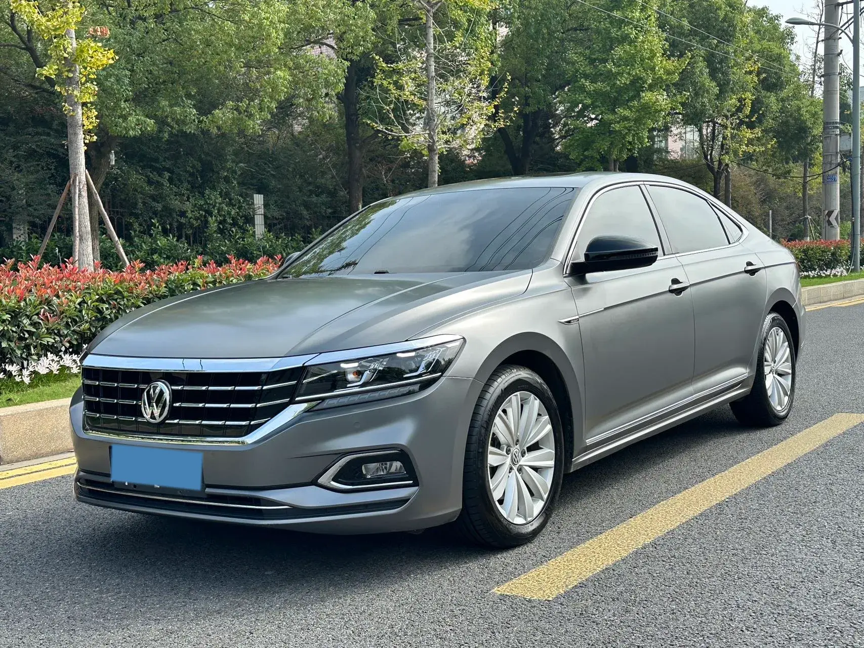 2019 VOLKSWAGEN PASSAT view 1