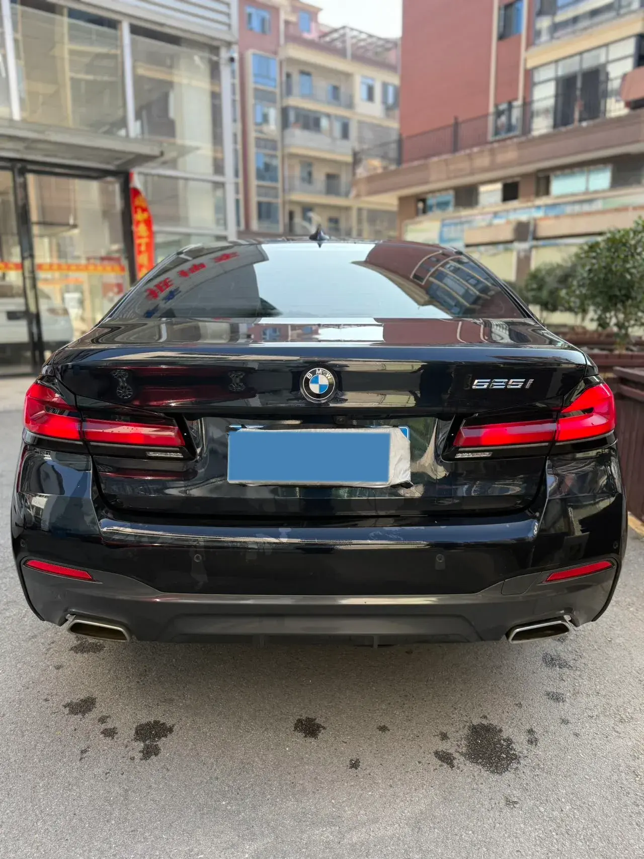 2022 BMW 5 thumbnail 4