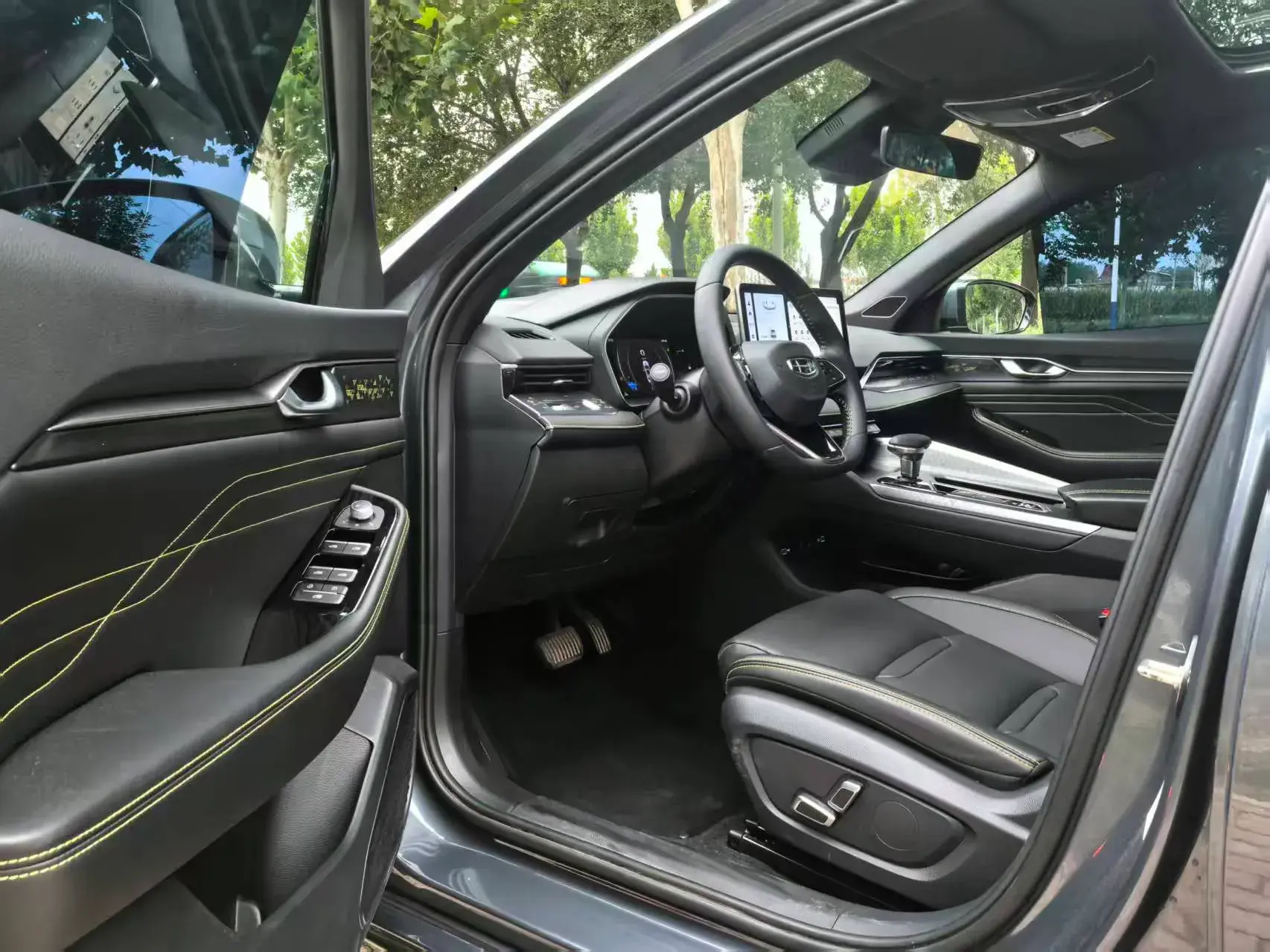 2023 GEELY PREFACE thumbnail 4