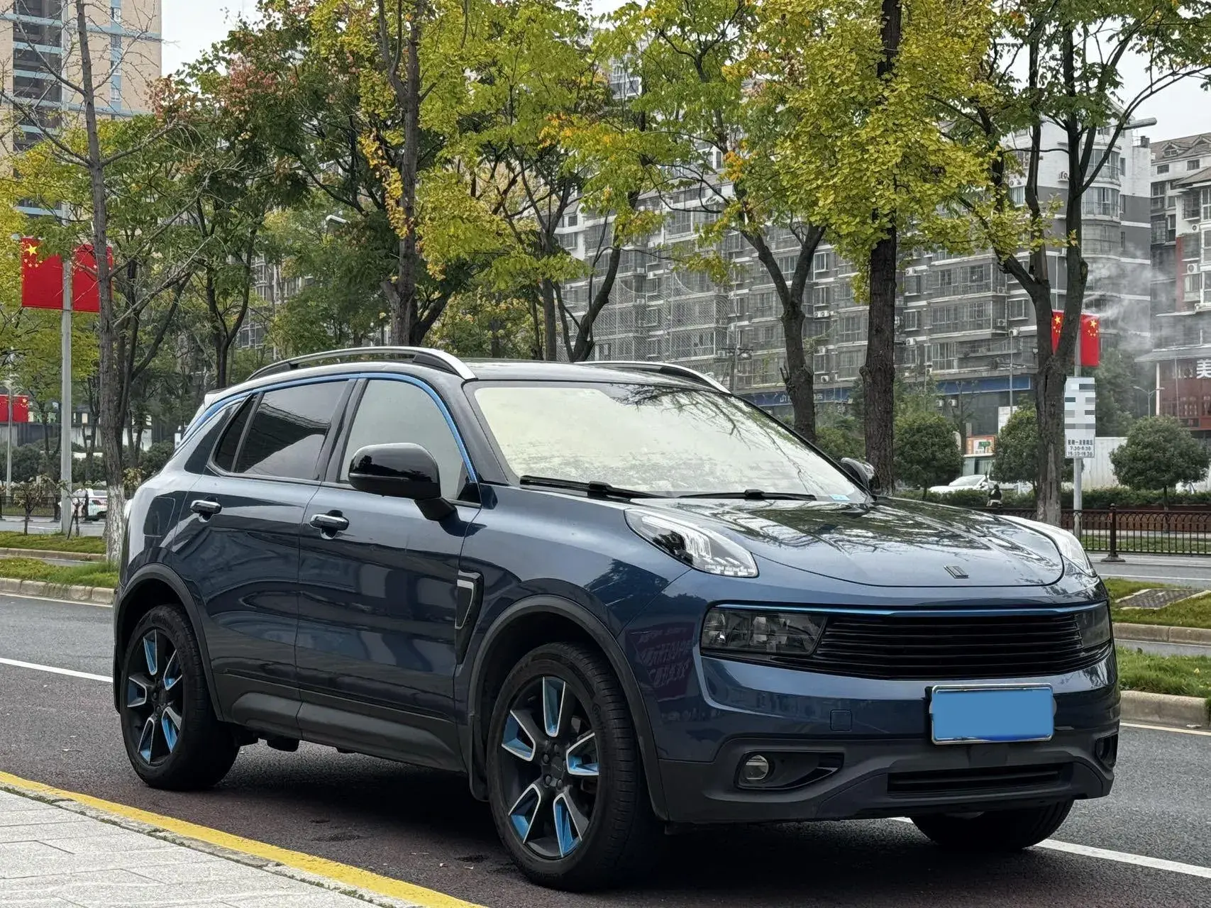 2017 LYNK&CO 01 thumbnail 3