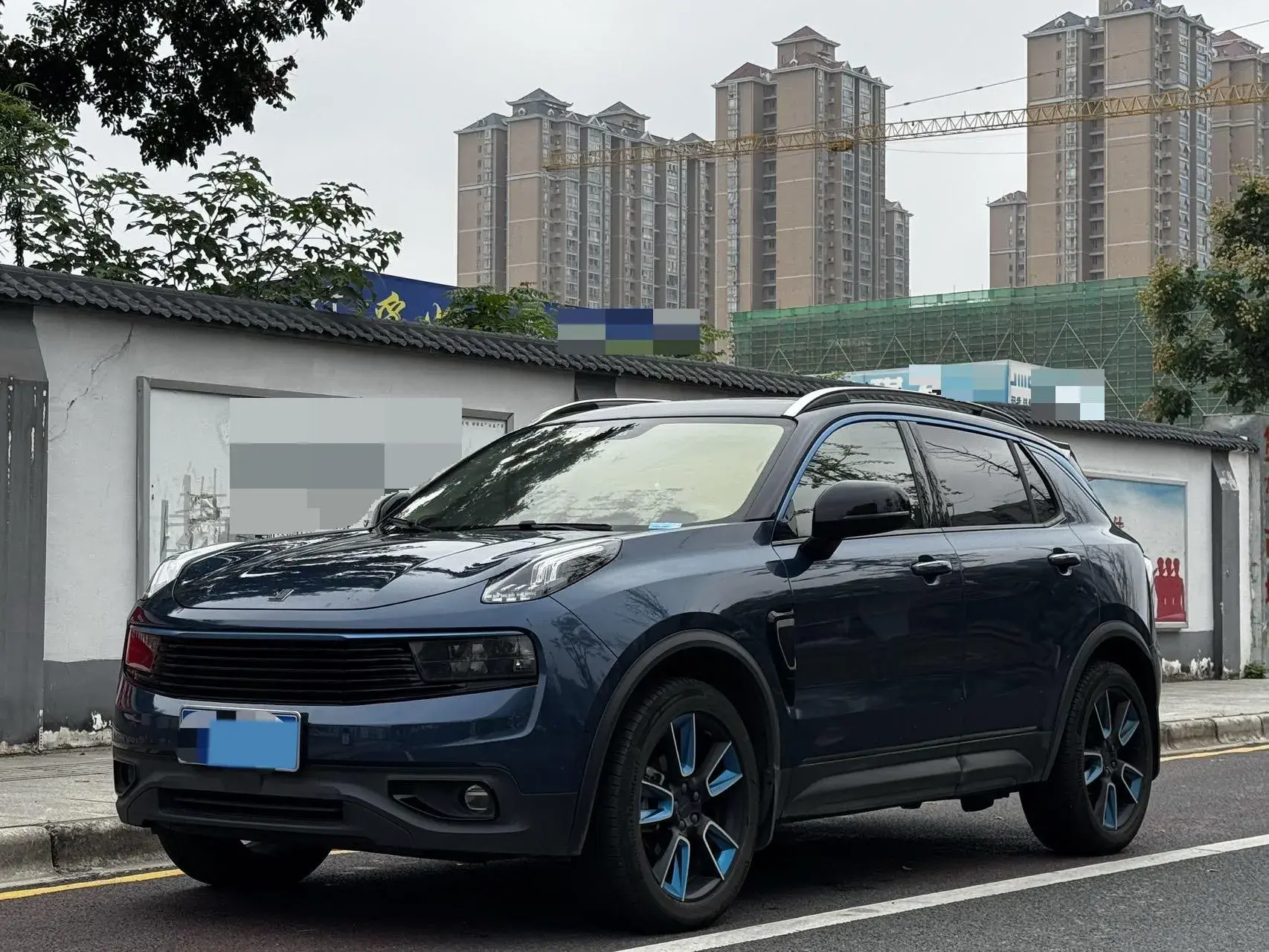 2017 LYNK&CO 01 view 1