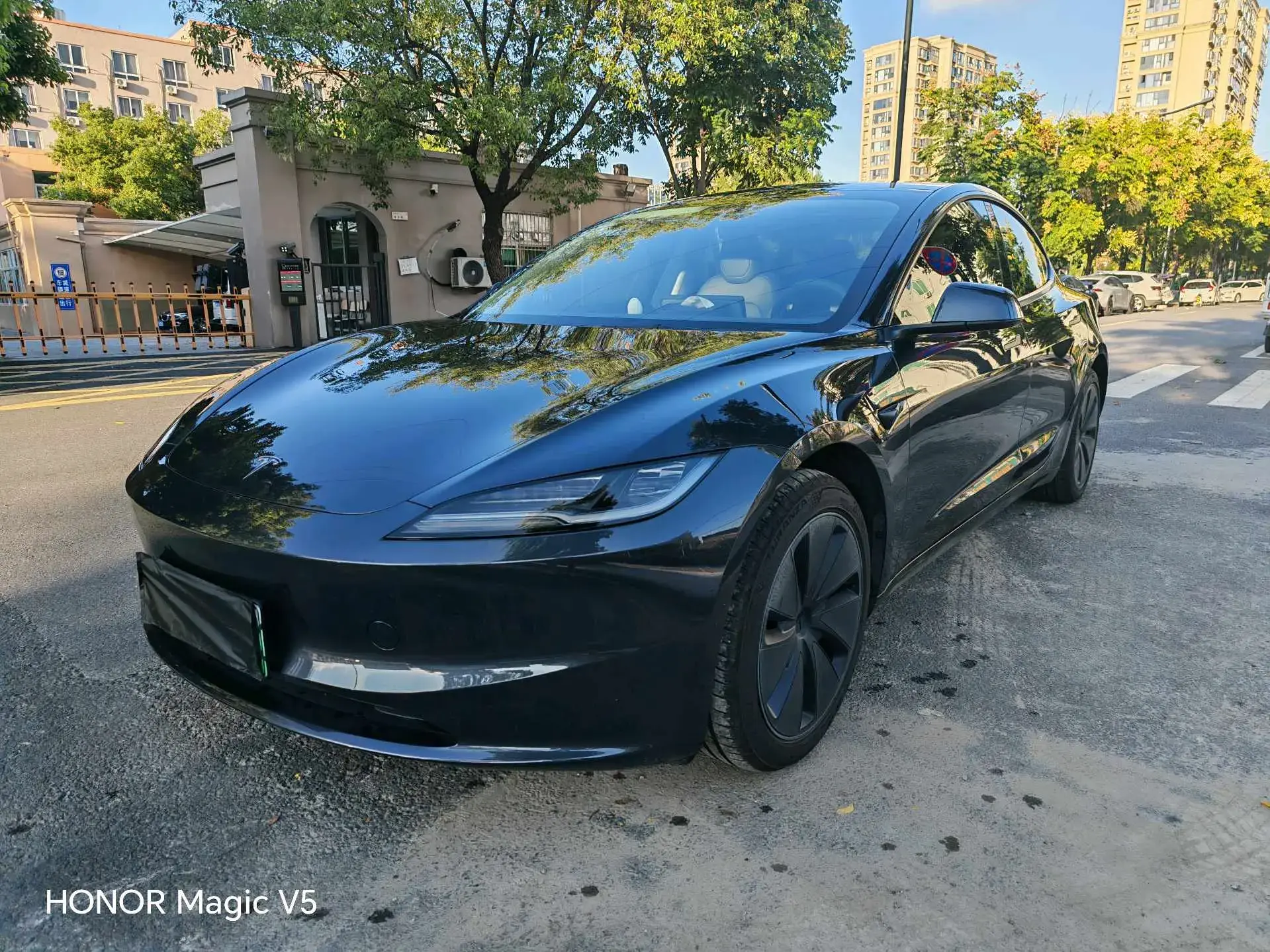2025 TESLA MODEL view 1