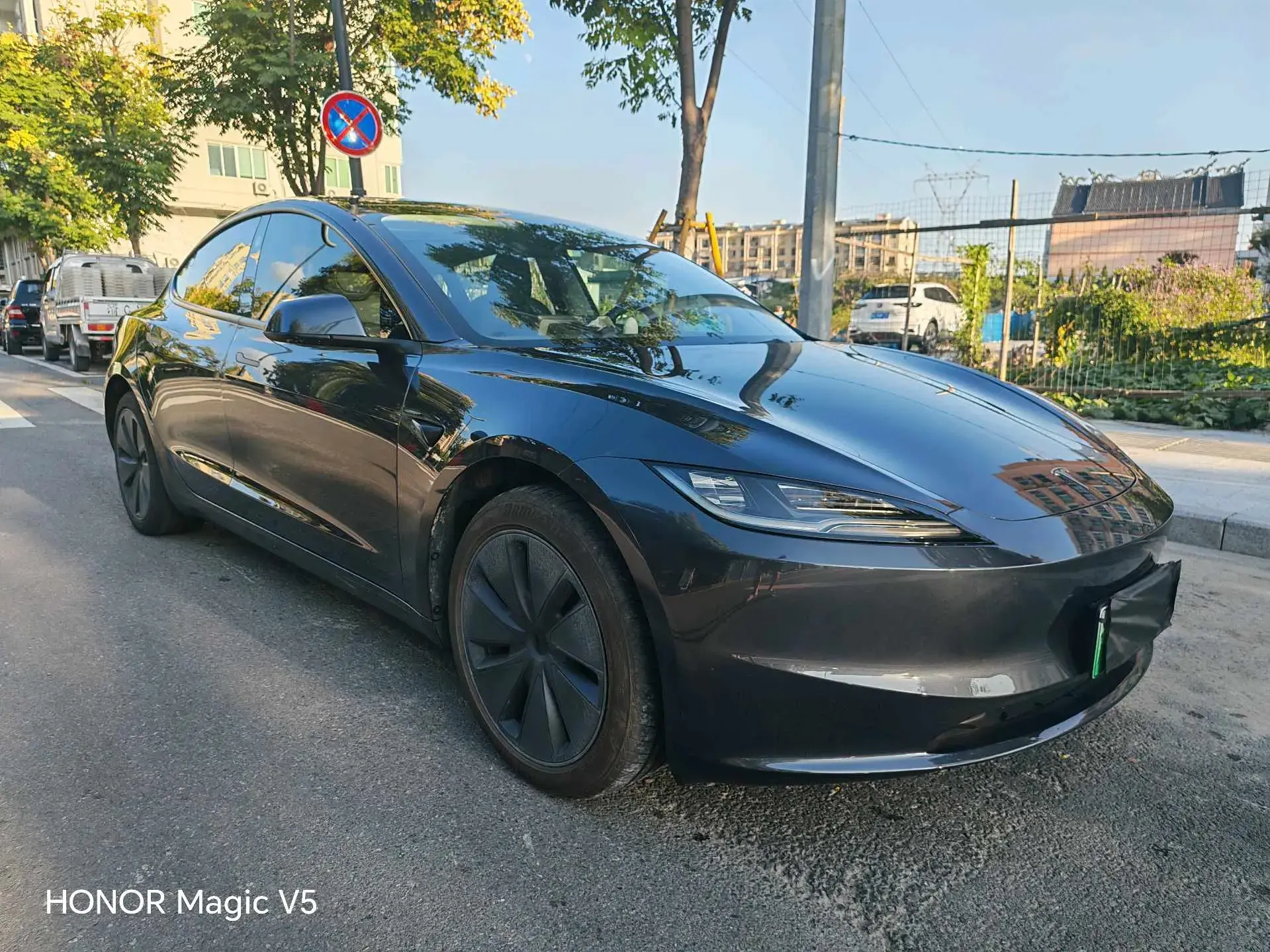 2025 TESLA MODEL thumbnail 2