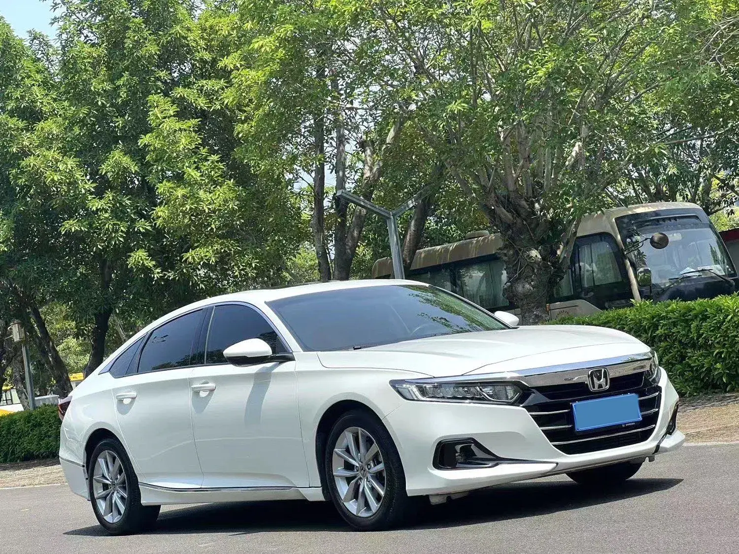 2022 HONDA ACCORD thumbnail 3