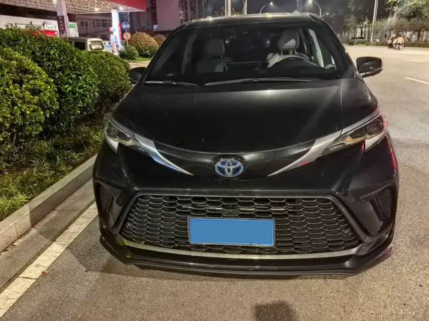 2023 TOYOTA GRANVIA thumbnail 2