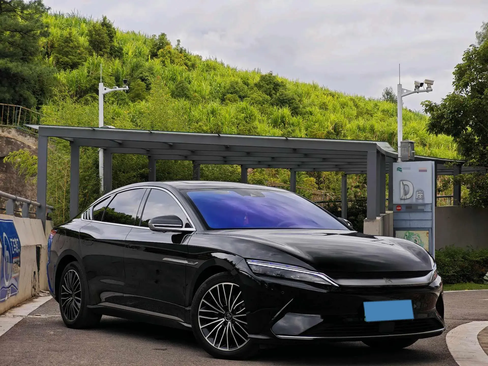 2020 BYD HAN thumbnail 3