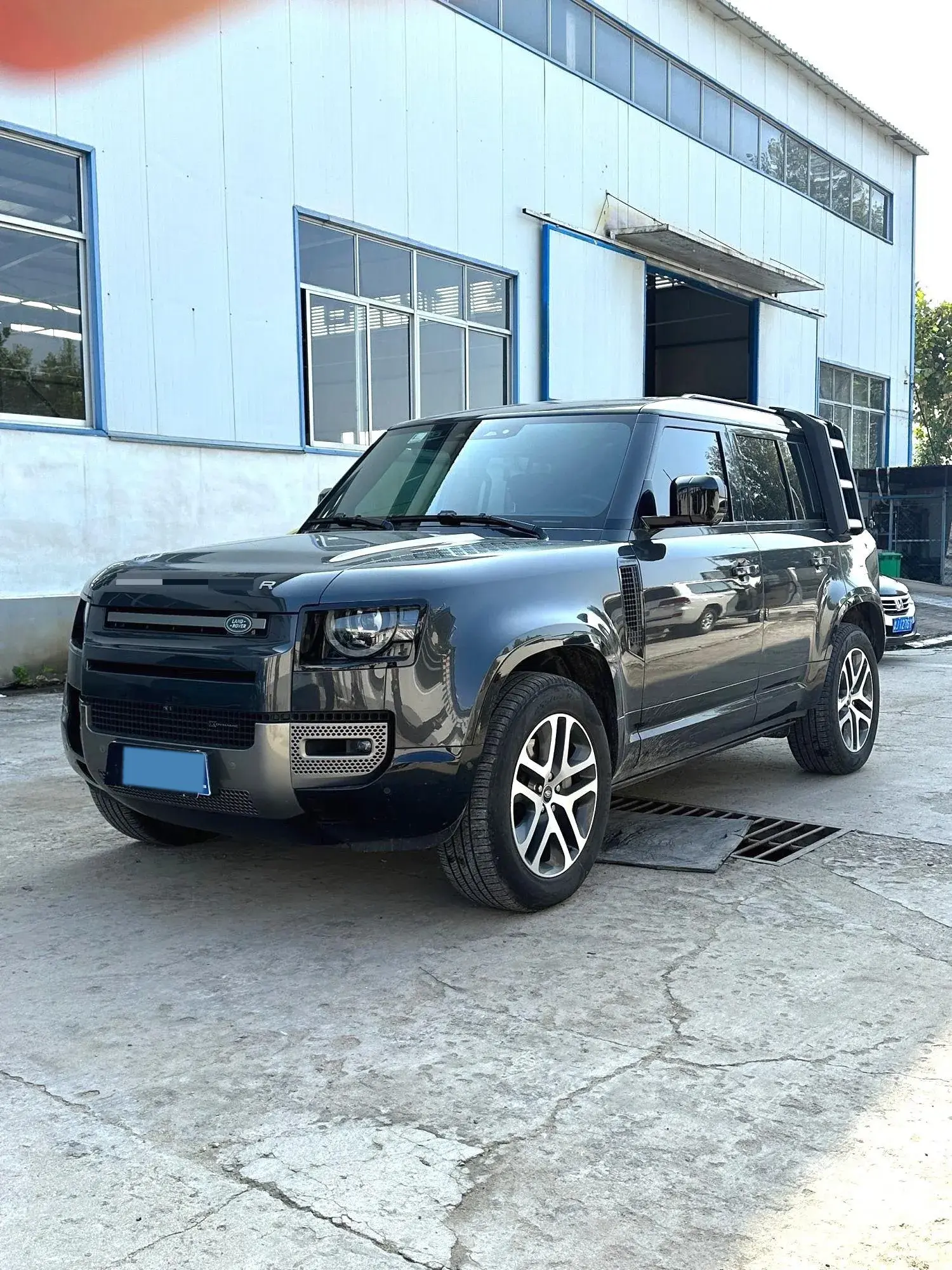 2023 LAND ROVER view 1