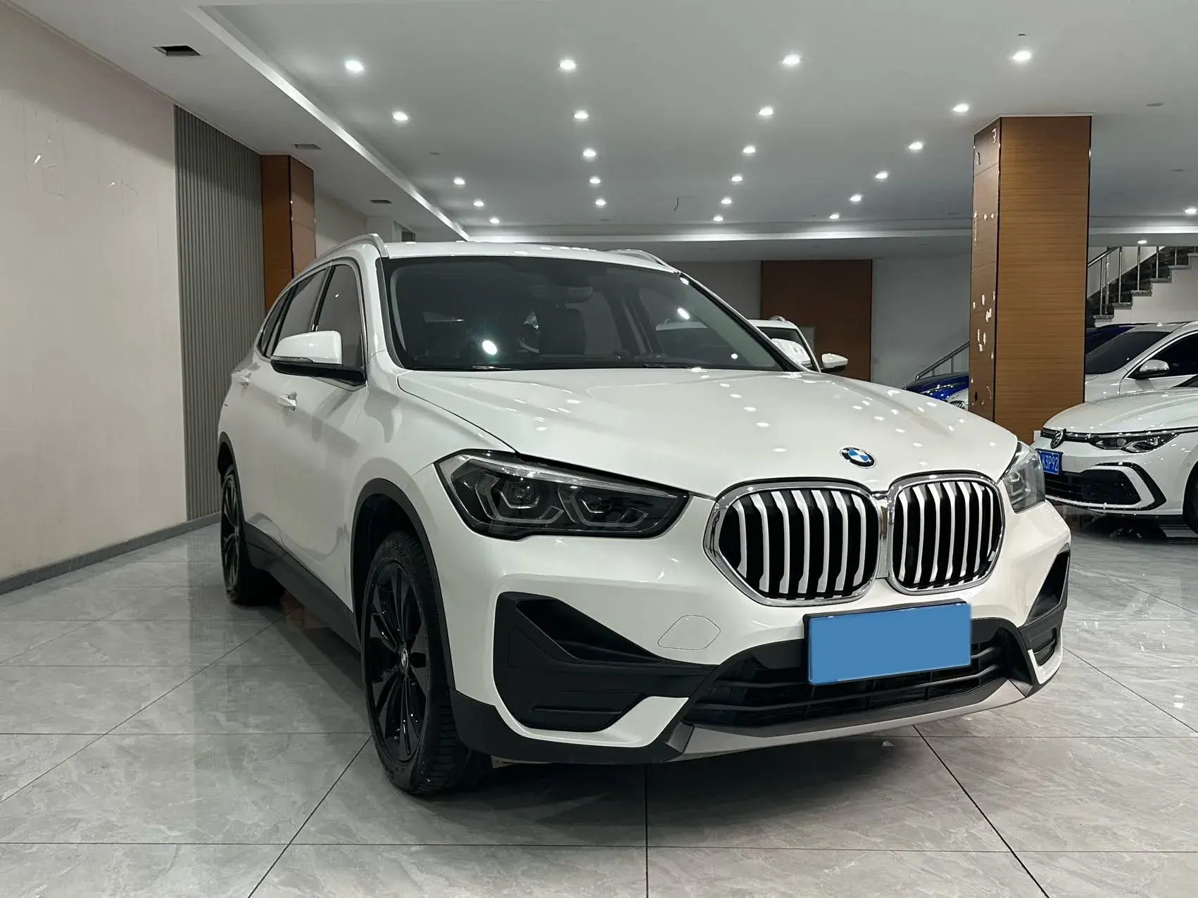 2021 BMW X1 thumbnail 3