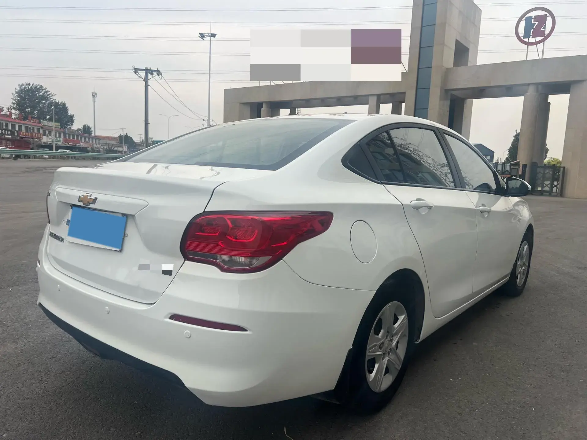 2019 CHEVROLET CAVALIER thumbnail 4