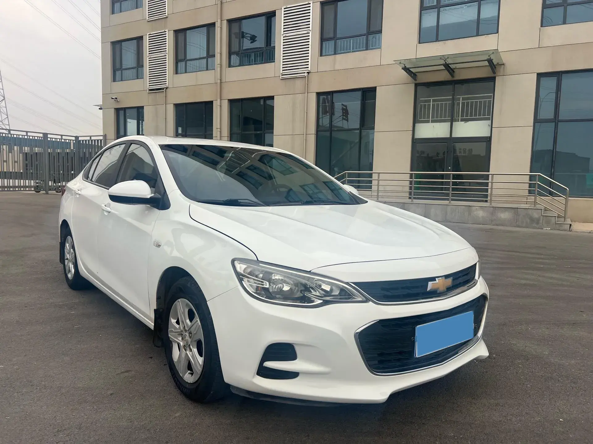 2019 CHEVROLET CAVALIER thumbnail 3