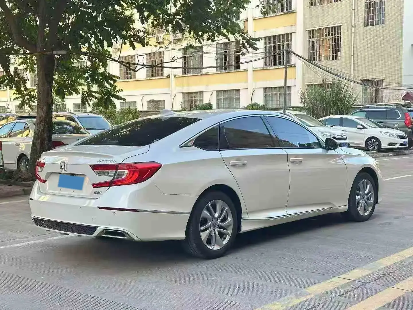 2018 HONDA ACCORD thumbnail 3