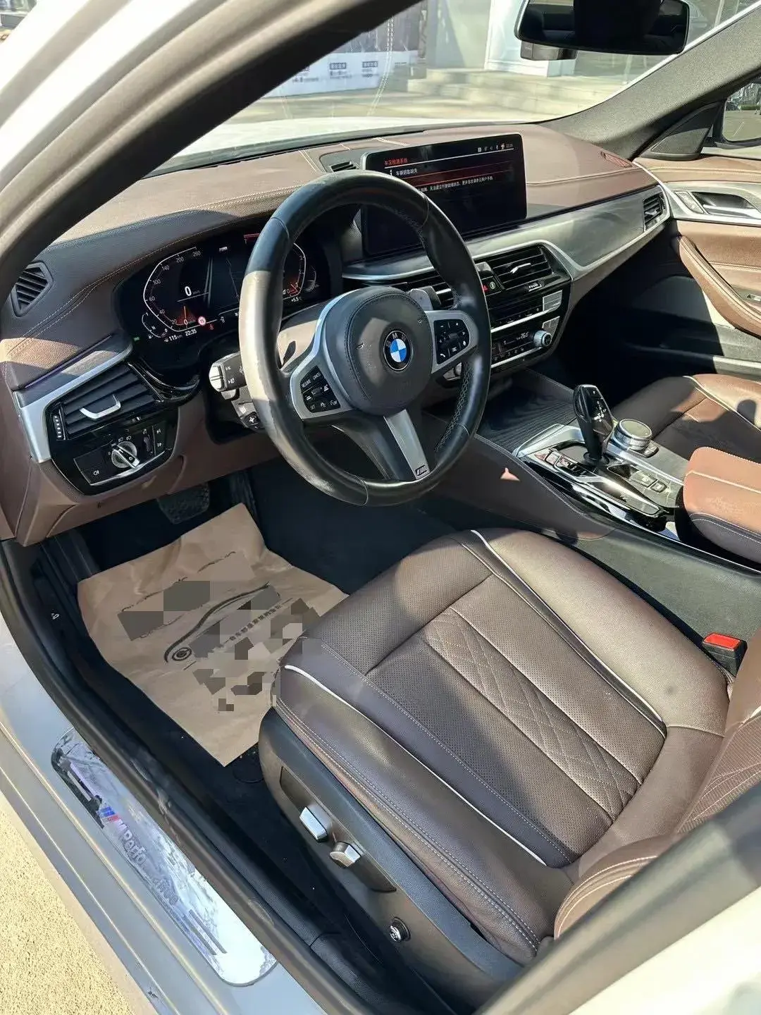 2021 BMW 5 thumbnail 3