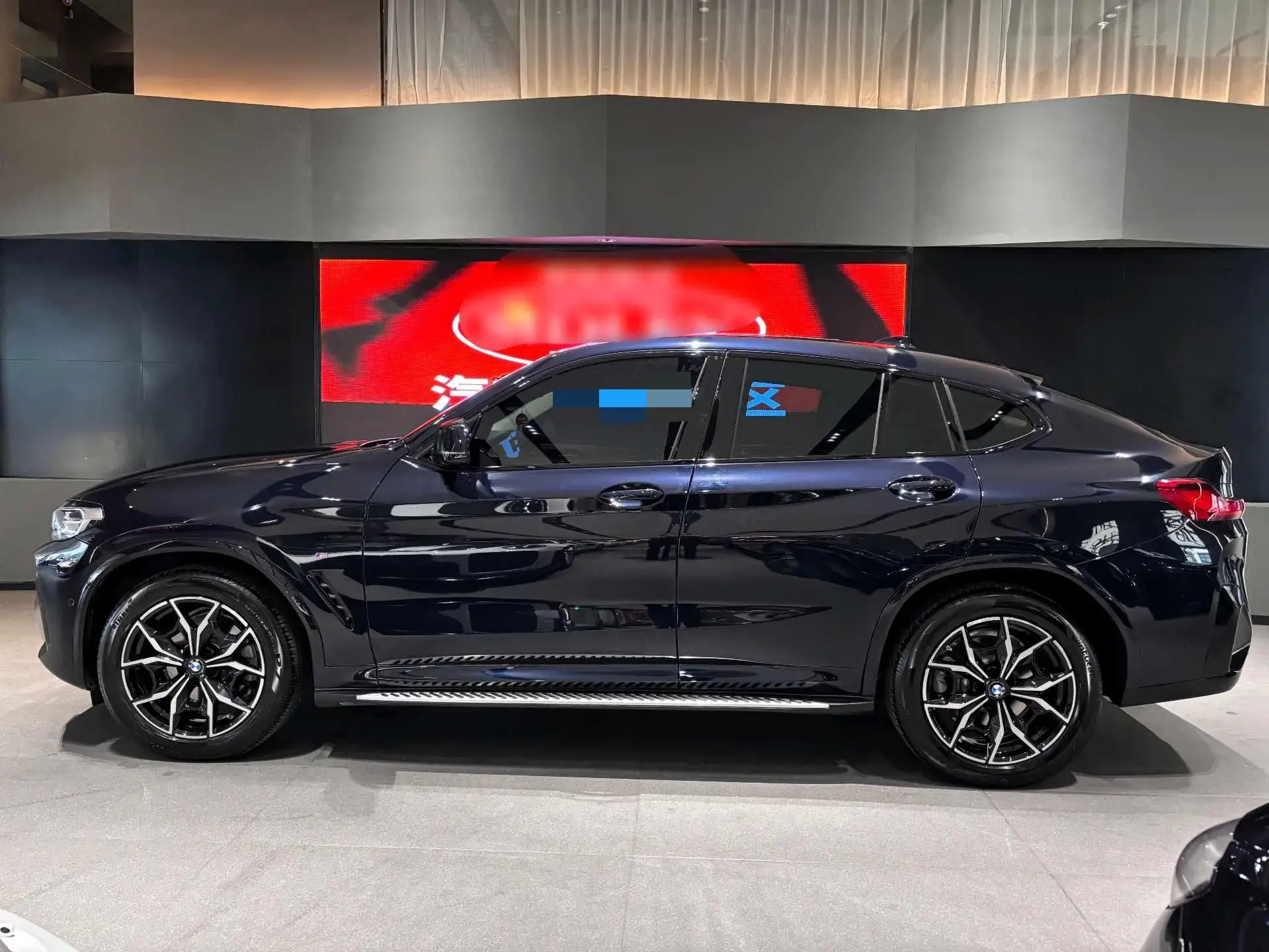2022 BMW X4 thumbnail 3