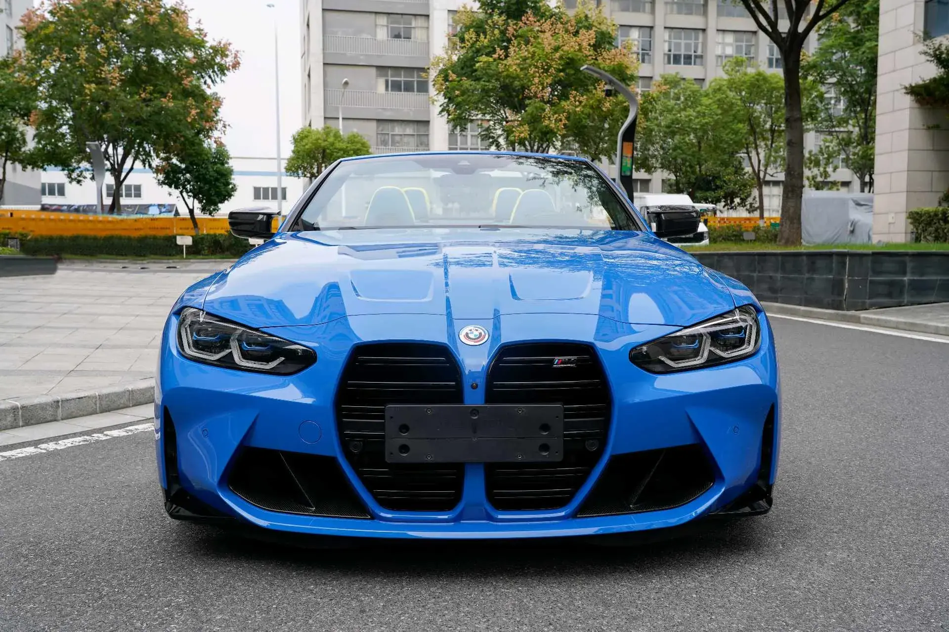 2021 BMW M4 thumbnail 2