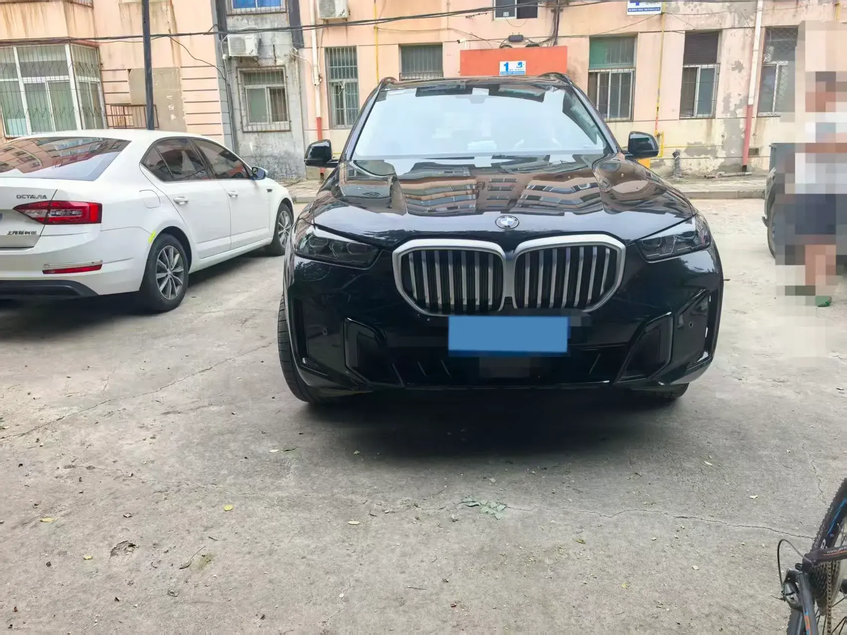 2023 BMW X5 thumbnail 3