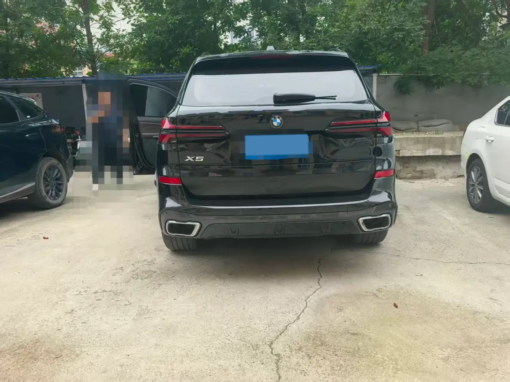 2023 BMW X5 thumbnail 4