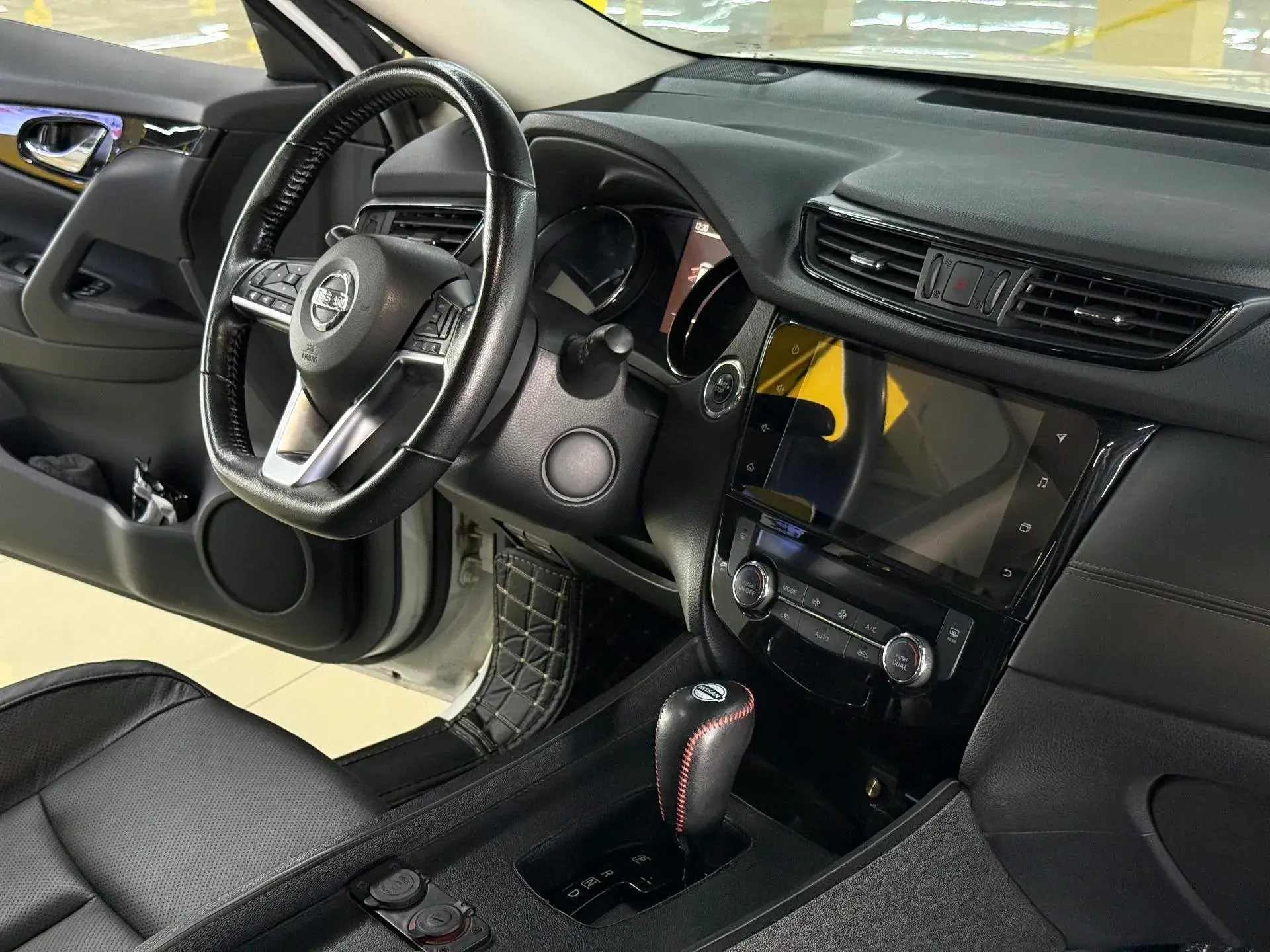 2020 NISSAN X-TRAIL thumbnail 2