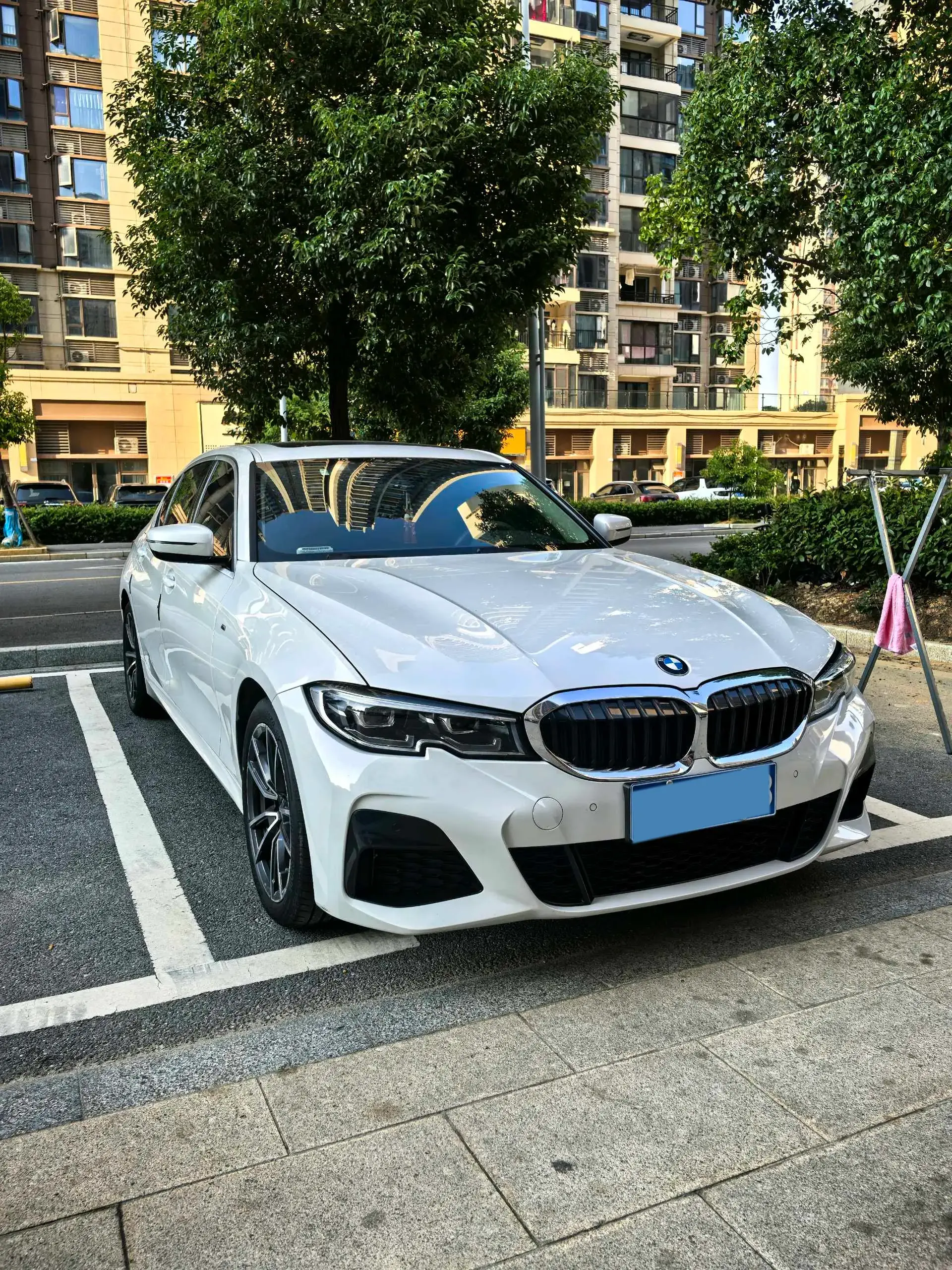 2022 BMW 3 thumbnail 3