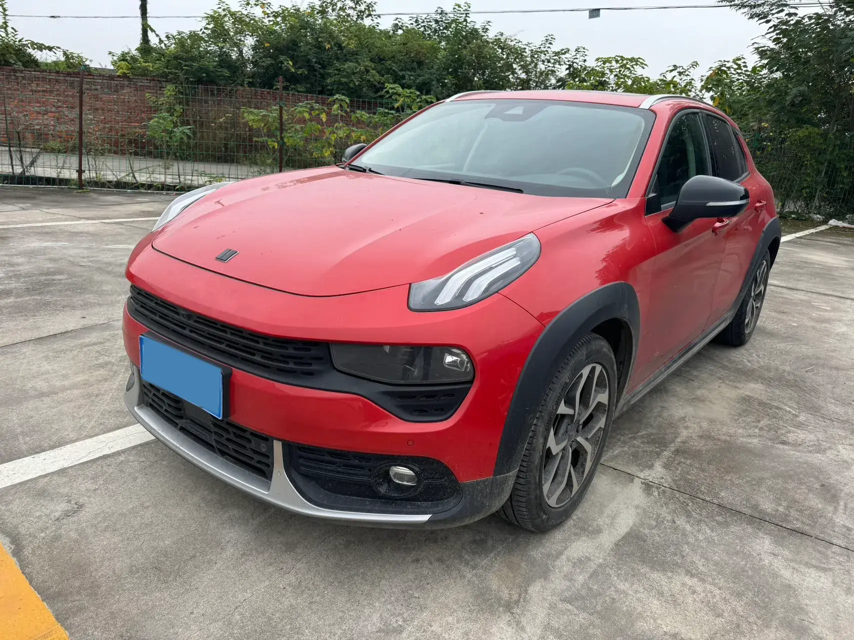 2019 LYNK&CO 02 view 1