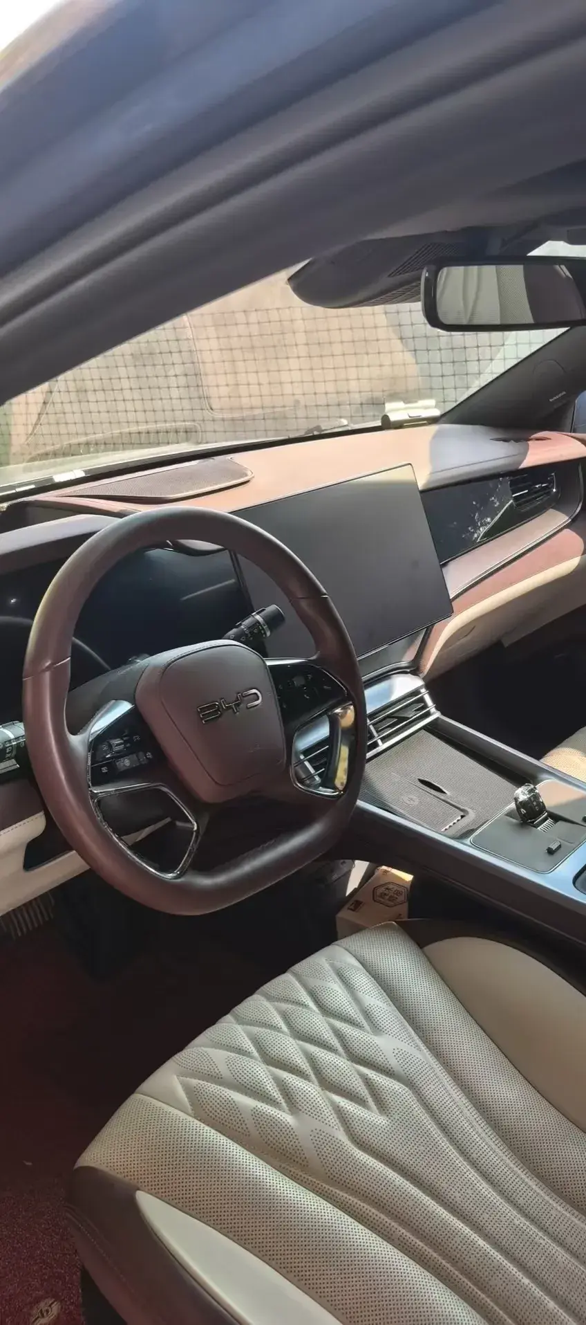 2023 BYD SEAL thumbnail 3