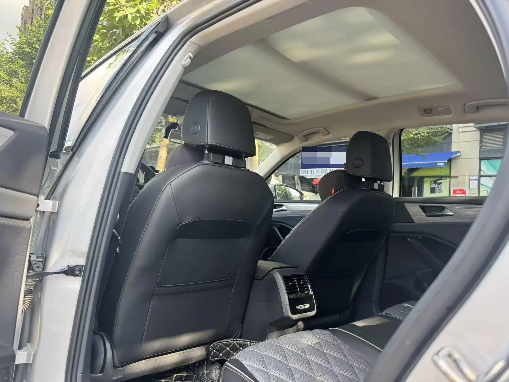 2023 VOLKSWAGEN SAGITAR thumbnail 4