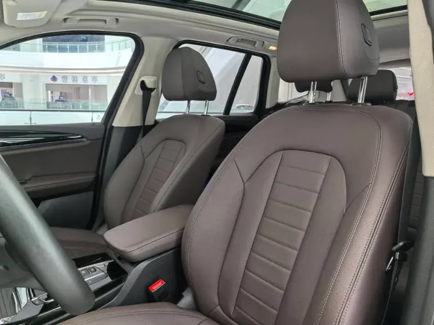 2020 BMW X3 thumbnail 4