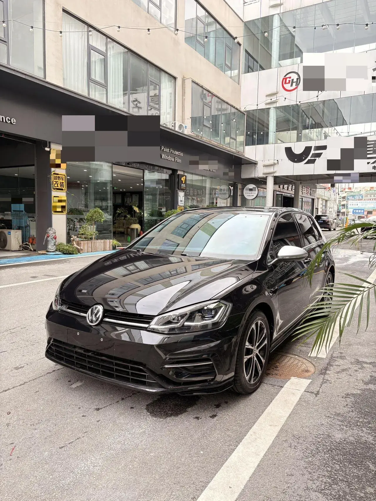 2020 VOLKSWAGEN GOLF view 1