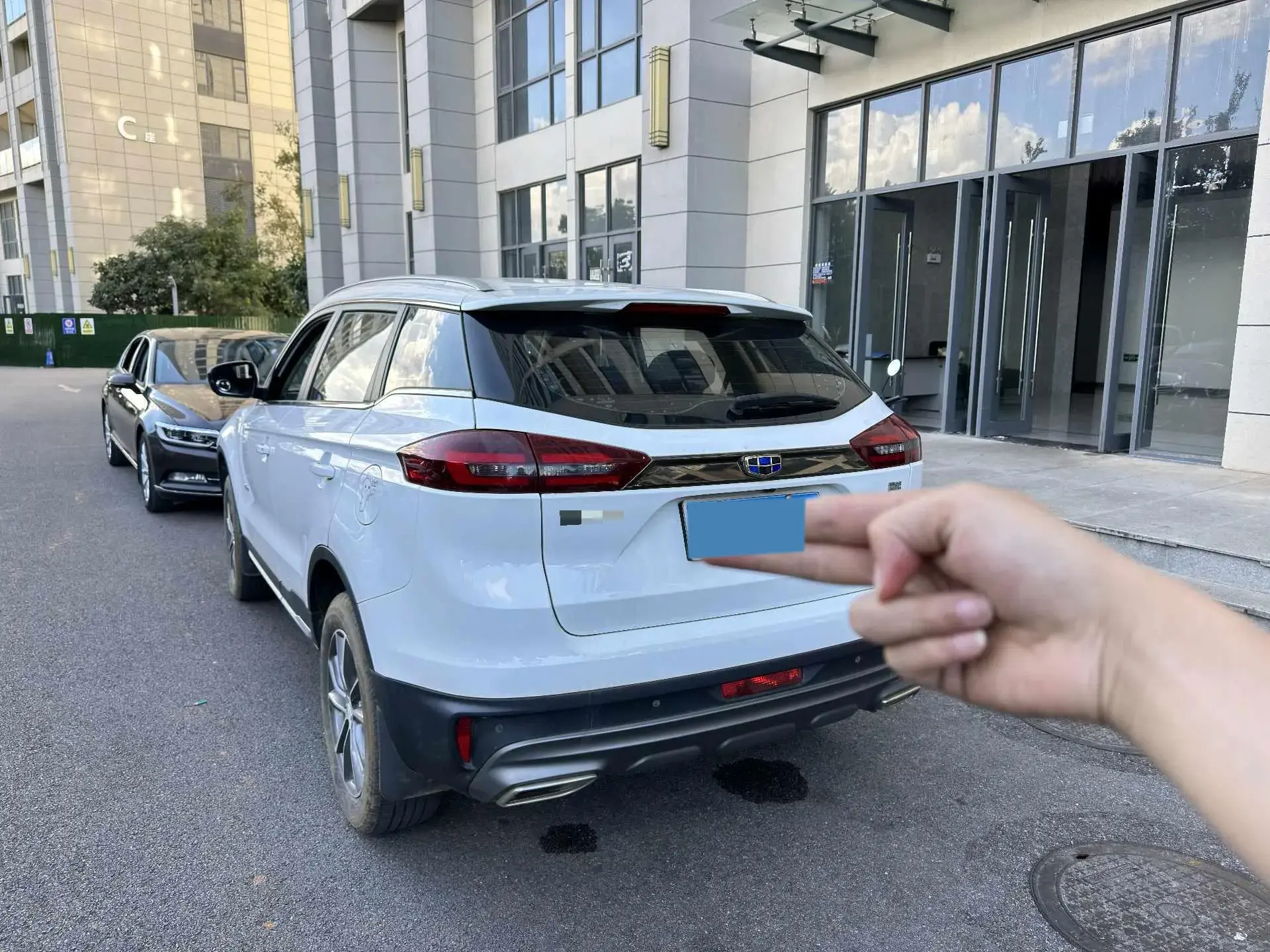 2020 GEELY AZKARRA thumbnail 4