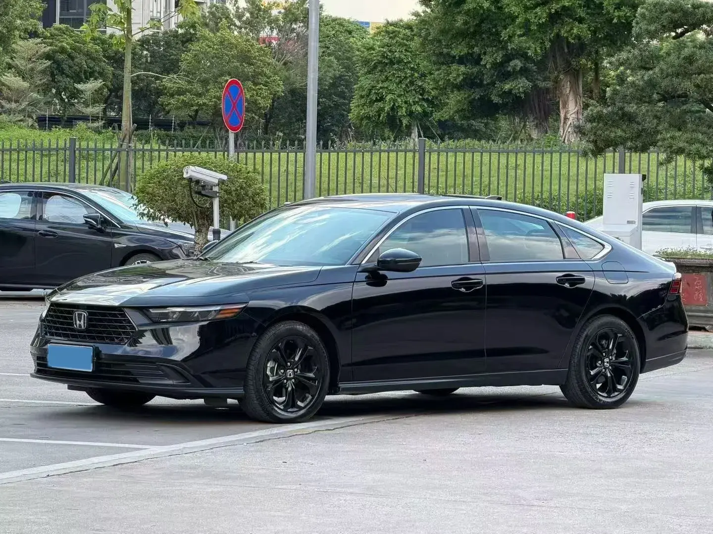 2023 HONDA ACCORD view 1