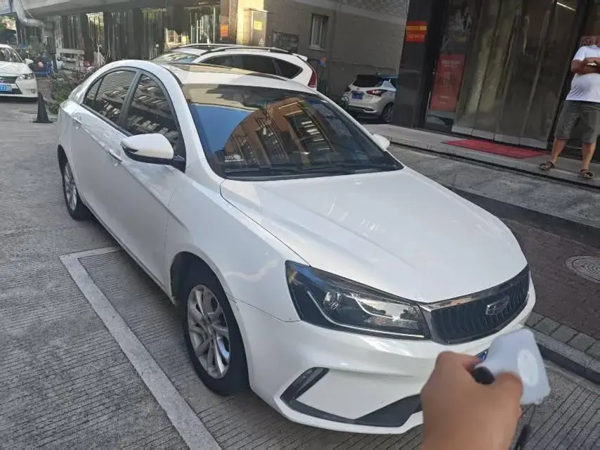 2021 GEELY EMGRAND thumbnail 3