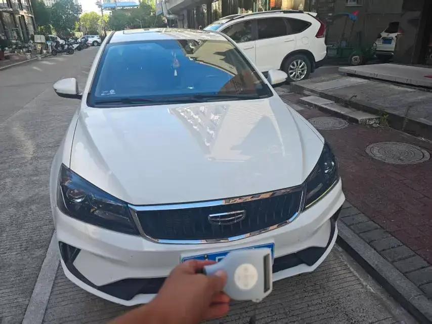 2021 GEELY EMGRAND thumbnail 2